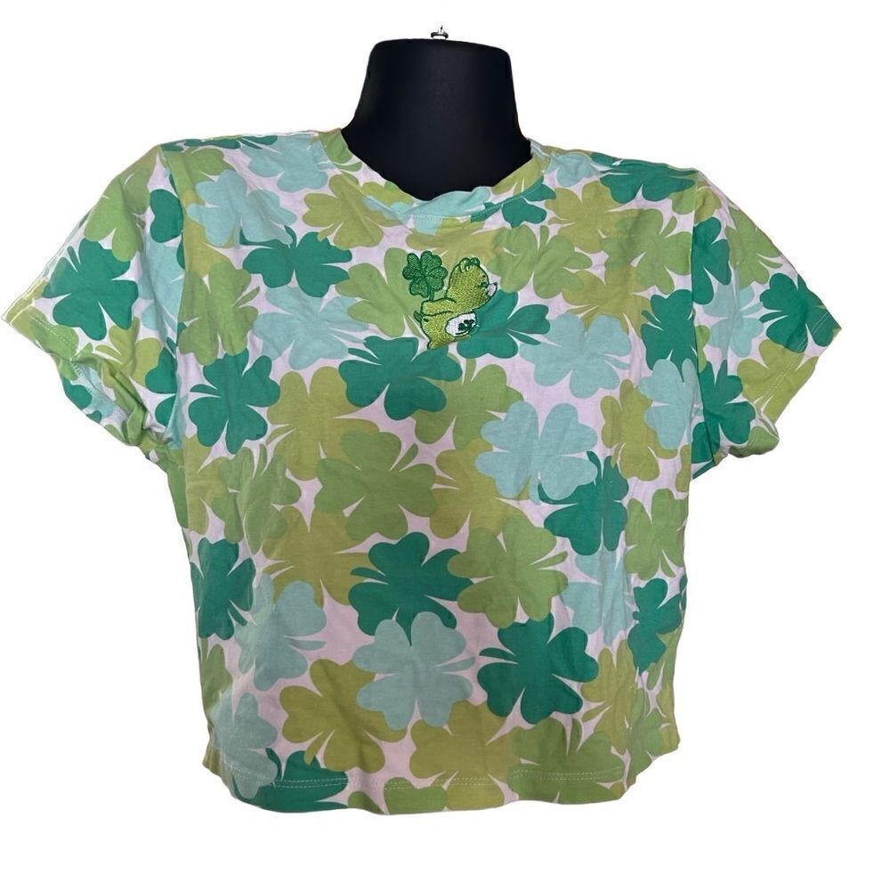 Care Bear st Patrick’s day crop top shirt short sleeve size large women’s